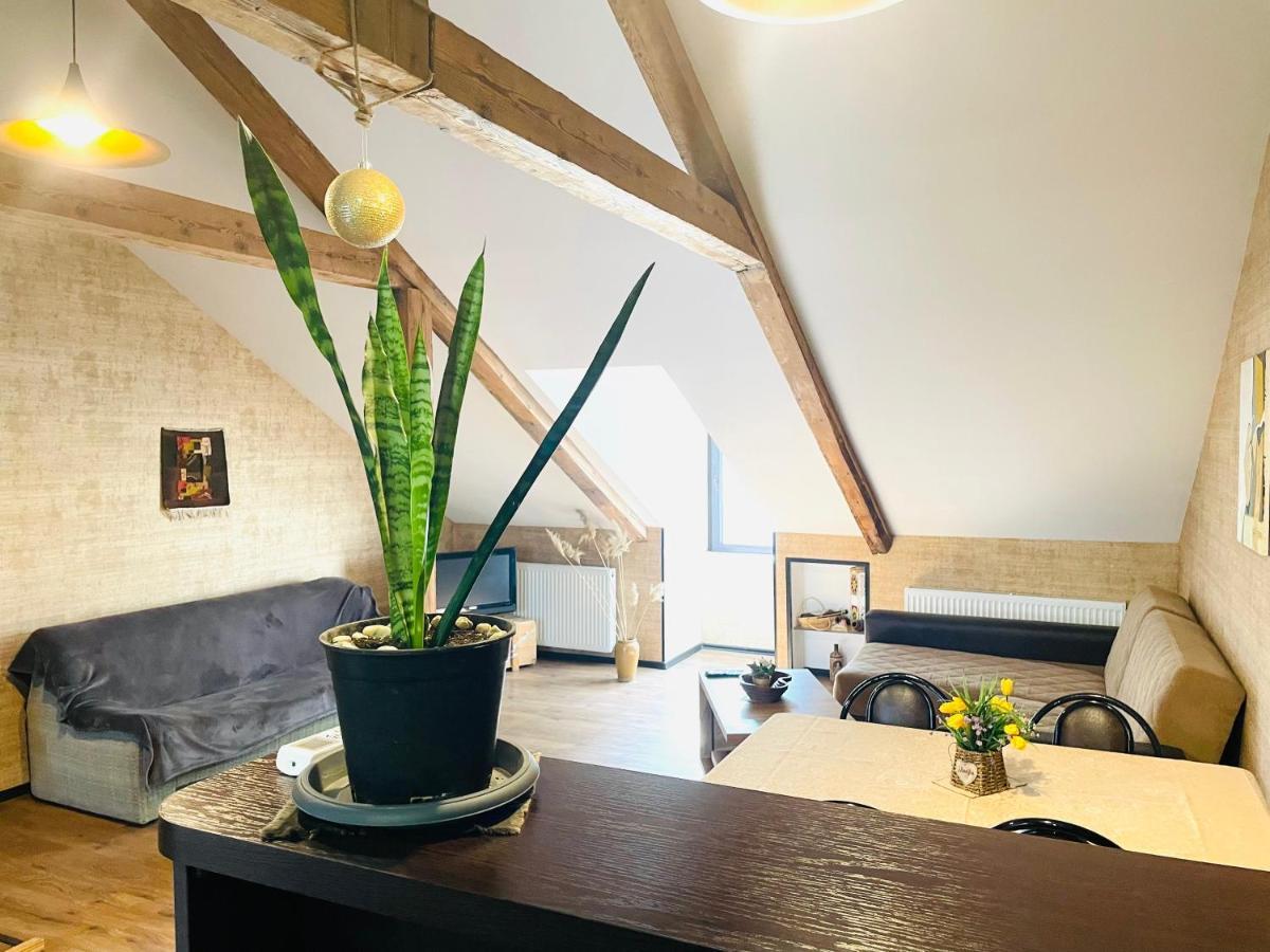 Beautiful Apartment On Atoneli Tbilisi ภายนอก รูปภาพ